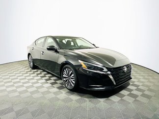 Used 2023 Nissan Altima 2.5 SV image 1