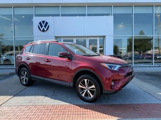 Used 2018 Toyota RAV4 XLE image 1