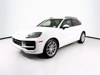 Used 2024 Porsche Cayenne image 1
