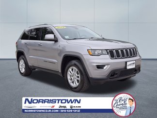 Certified 2018 Jeep Grand Cherokee Laredo image 1