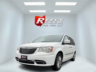 Used 2016 Chrysler Town & Country Touring-L image 1