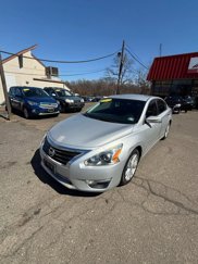 Used 2013 Nissan Altima 2.5 SV image 1