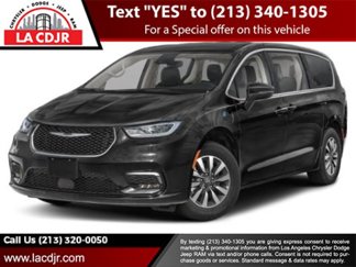 New 2024 Chrysler Pacifica Select image 1