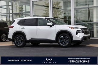 Used 2024 Nissan Rogue SV image 1