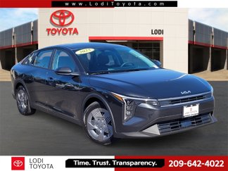 Used 2025 Kia K4 LX image 1