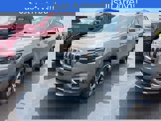 Used 2019 Jeep Cherokee Limited image 1