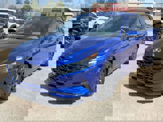 Used 2023 Hyundai Elantra SEL image 1