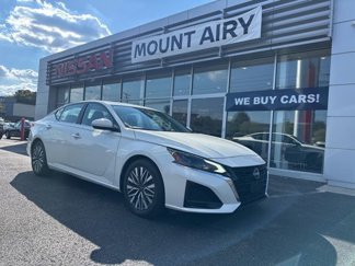 Certified 2023 Nissan Altima 2.5 SV image 1
