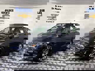 Used 2018 Chevrolet Malibu LT image 1