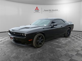 Used 2019 Dodge Challenger SXT image 1