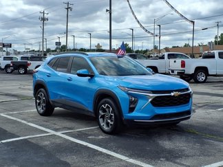 Used 2025 Chevrolet Trax LT image 1