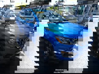 Used 2018 Jeep Compass Latitude image 1