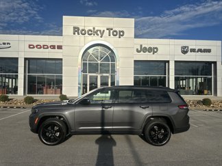 Used 2023 Jeep Grand Cherokee L Laredo image 1