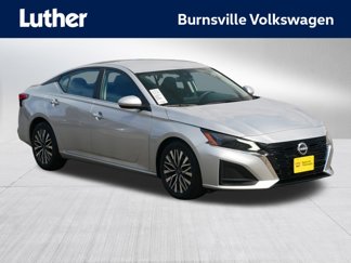 Used 2023 Nissan Altima 2.5 SV image 1