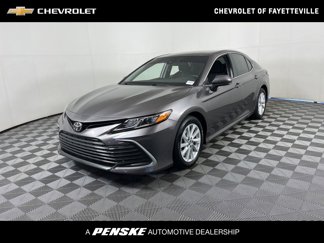 Used 2022 Toyota Camry LE image 1