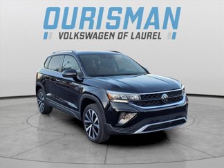 Certified 2024 Volkswagen Taos SE image 1
