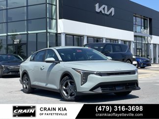 New 2025 Kia K4 LXS image 1