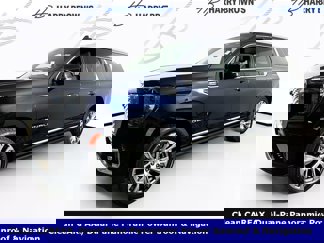 Used 2022 GMC Yukon XL Denali w/ Denali Premium Package image 1