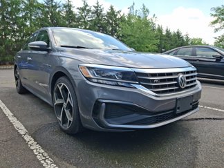 Used 2020 Volkswagen Passat 2.0T R-Line image 1