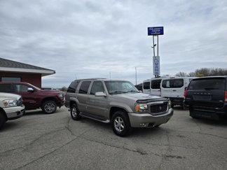 Used 2000 Cadillac Escalade 4WD image 1