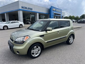 Used 2011 Kia Soul + image 1