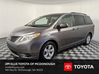 Used 2017 Toyota Sienna LE image 1