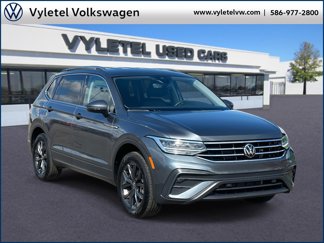 Used 2022 Volkswagen Tiguan SE image 1