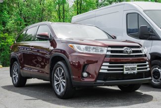 Used 2019 Toyota Highlander AWD V6 image 1