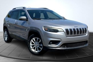 Used 2019 Jeep Cherokee Latitude w/ Popular Appearance Group image 1