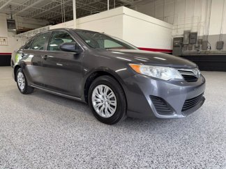 Used 2013 Toyota Camry LE image 1