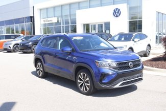 Used 2022 Volkswagen Taos SE image 1