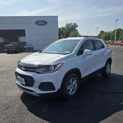 Used 2017 Chevrolet Trax LT w/ LT Convenience Package image 1