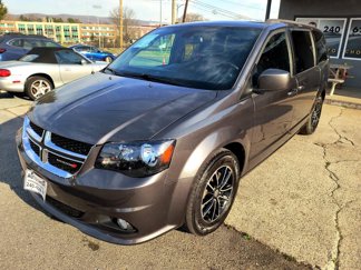 Used 2018 Dodge Grand Caravan SE image 1