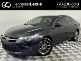 Used 2016 Toyota Camry SE image 1