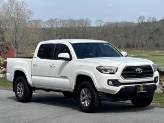 Used 2017 Toyota Tacoma SR5 image 1