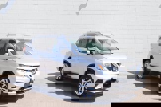 Used 2016 Nissan Rogue SV image 1