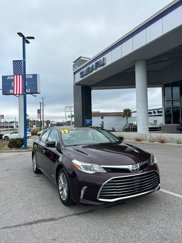Used 2017 Toyota Avalon Limited image 1