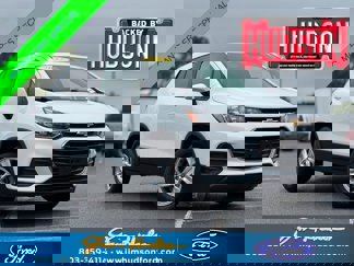 Used 2022 Chevrolet Trax LS w/ Tint and Cruise Package image 1