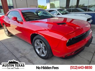 Used 2022 Dodge Challenger SXT image 1