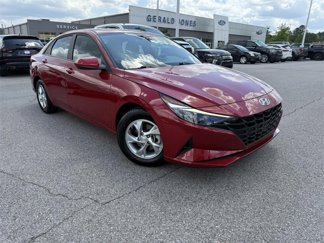 Used 2023 Hyundai Elantra SE image 1