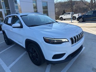 Used 2020 Jeep Cherokee Latitude w/ Cold Weather Group image 1