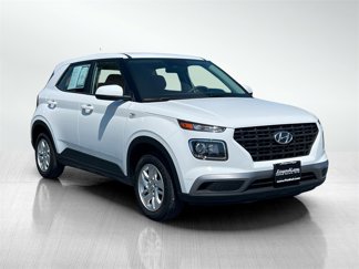 Used 2024 Hyundai Venue SE image 1