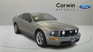 Used 2005 Ford Mustang GT image 1