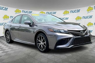 Used 2023 Toyota Camry SE image 1