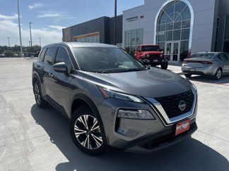 Used 2023 Nissan Rogue SV image 1