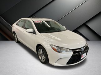Certified 2017 Toyota Camry SE image 1