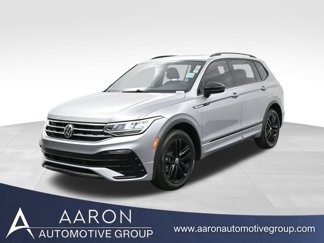 Used 2022 Volkswagen Tiguan SE R-Line image 1
