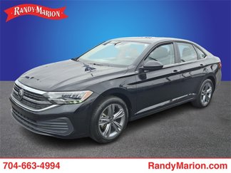 Used 2024 Volkswagen Jetta SE image 1