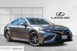 Used 2024 Toyota Camry SE image 1