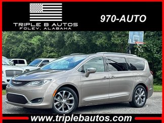 Used 2017 Chrysler Pacifica Limited image 1